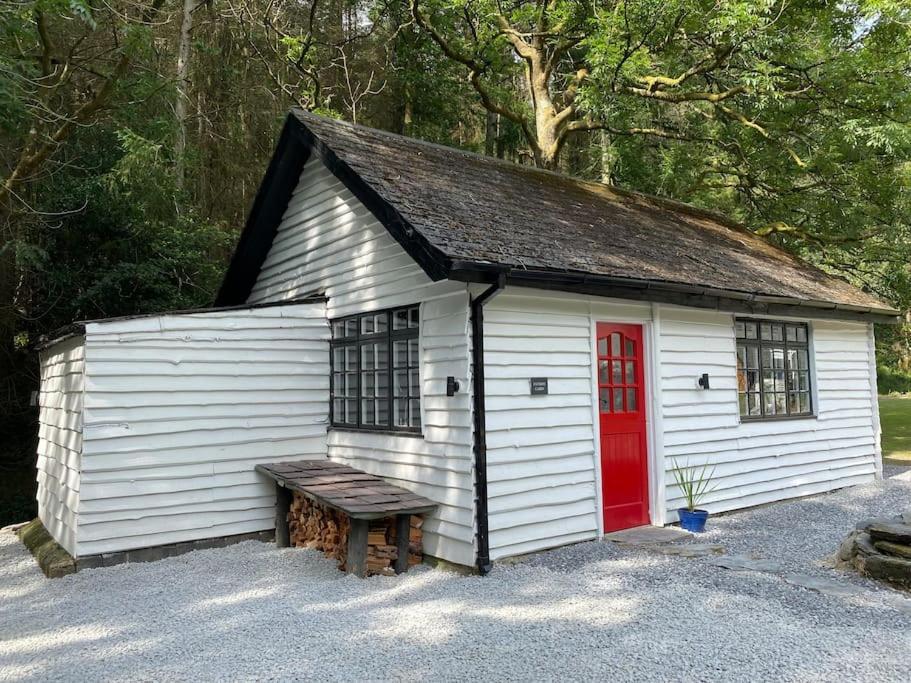 Cuckoo Cabin, Tyn Y Cwm Eglwys-Fach Exterior foto